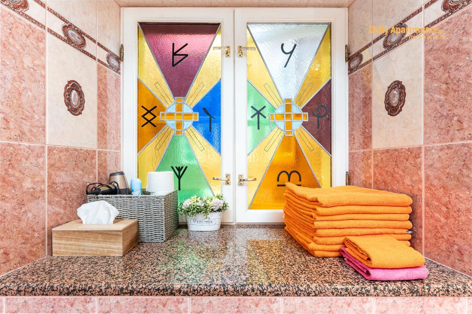 Luxury With Sauna By Rikas Leilighet Tallinn